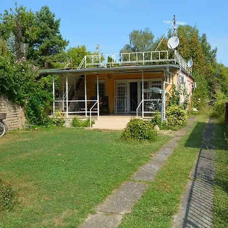 Part Közeli